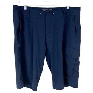 Oakley Men's 32 Regular Fit Cargo Performance Wear Shorts Blue EUC Inseam 10.5"